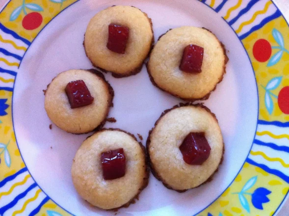 Biscoito amanteigado de goiabada