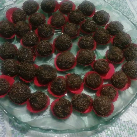 Brigadeiro de batata doce com chocolate