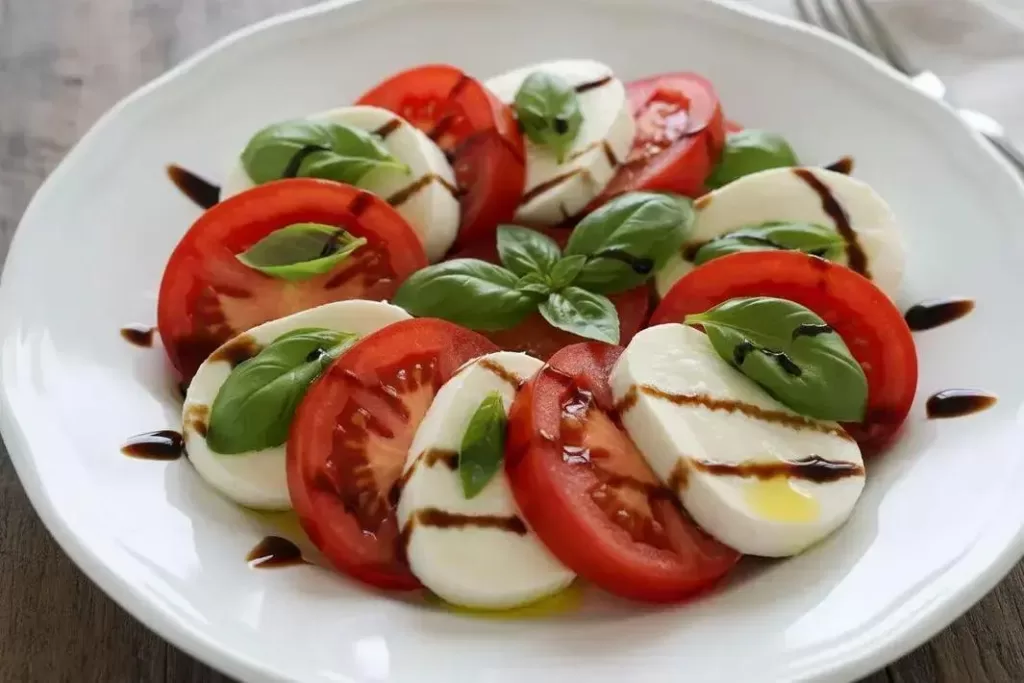 Salada Caprese - Salada Caprese Fresca e Fácil de Preparar