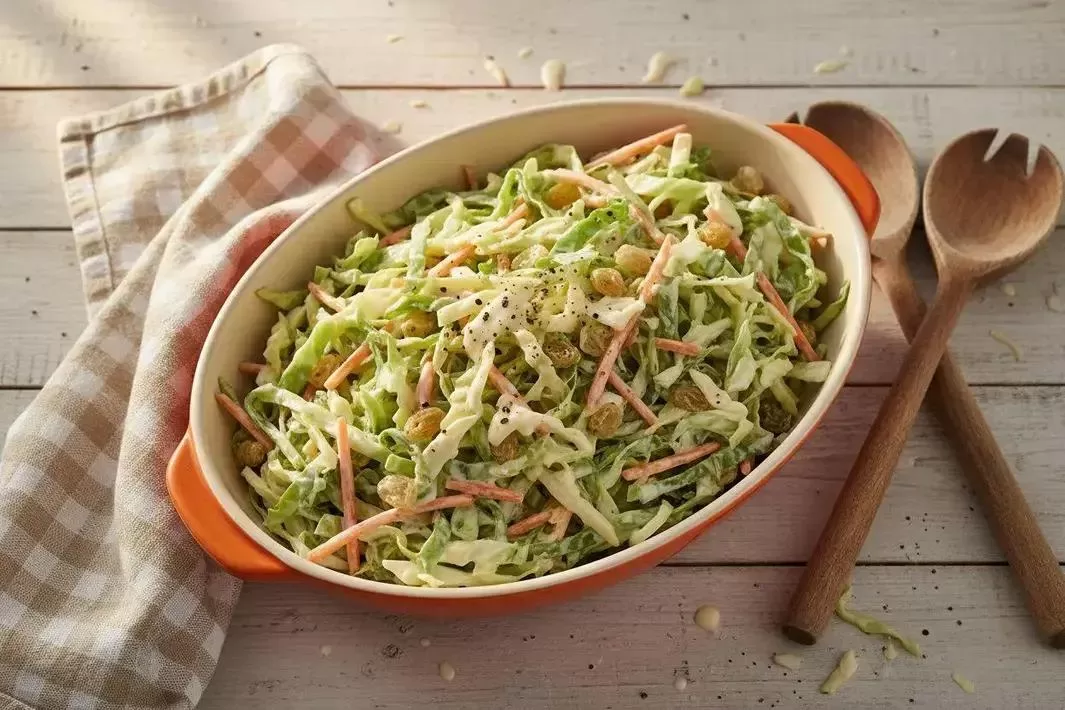 Salada Coleslaw - Salada Coleslaw Fácil e Crocante em 15 Minutos